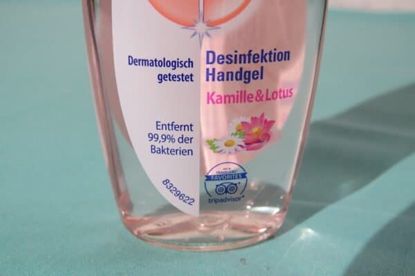 SAGROTAN Desinfektion Handgel 50ml Reisegröße Kamille&Lotus (79,80/l) 2