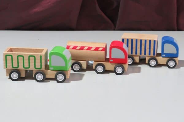 LKW-Fahrzeuge-Set aus Holz 2
