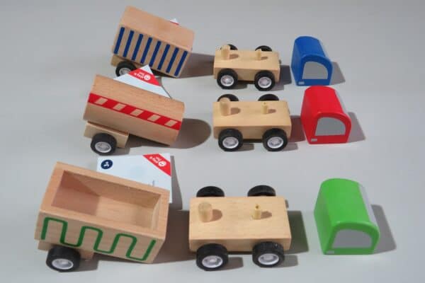 LKW-Fahrzeuge-Set aus Holz 3
